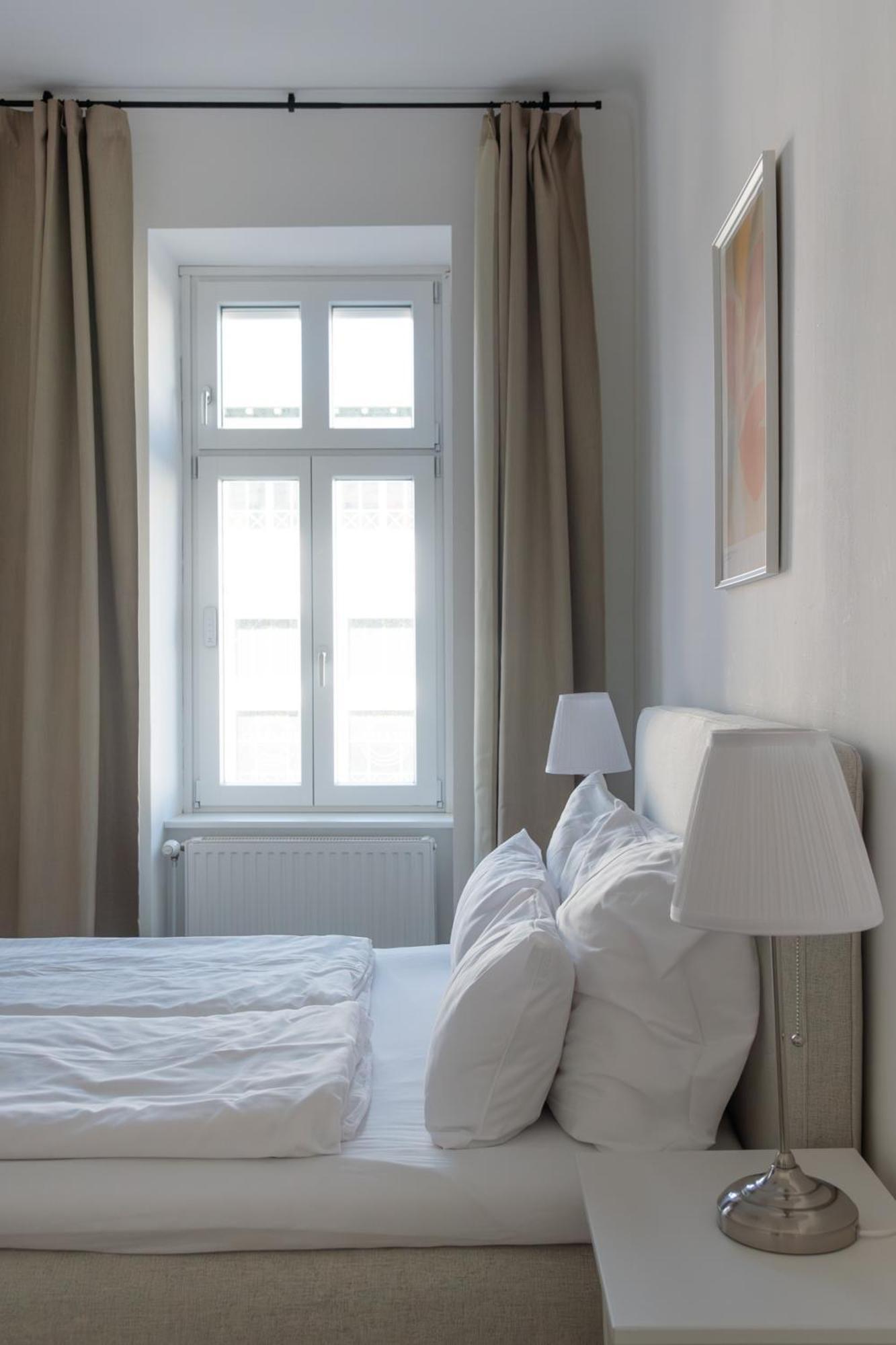 Studio Apartment Near University Wina Bagian luar foto