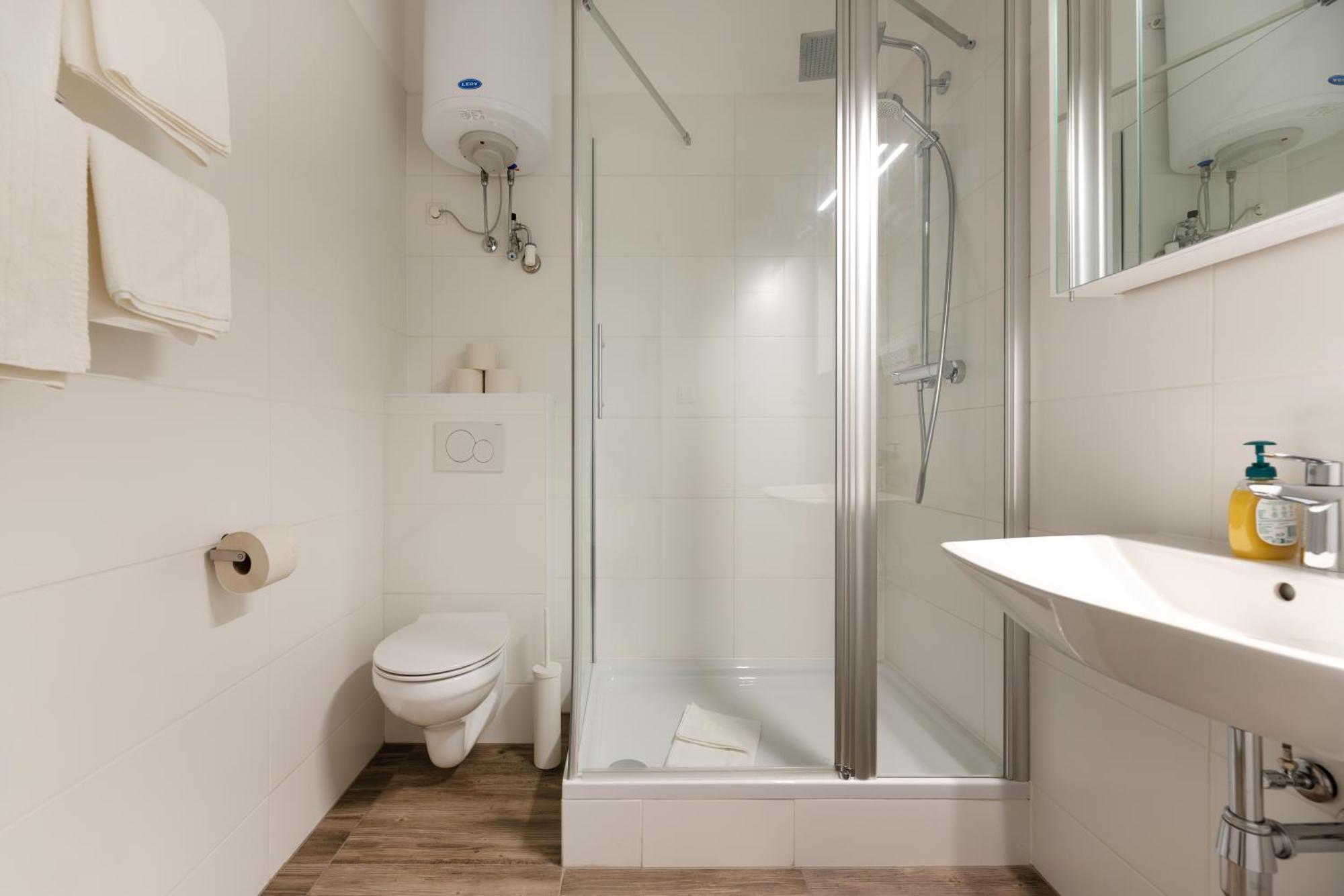 Studio Apartment Near University Wina Bagian luar foto